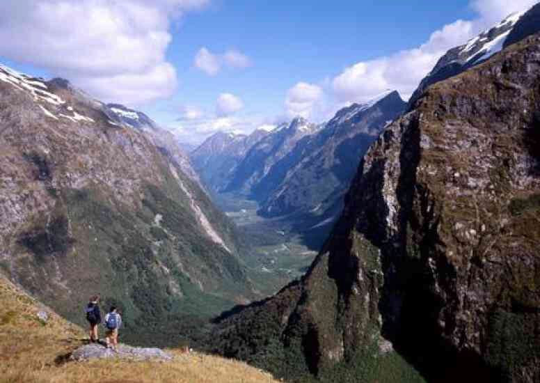 Minaret hiking