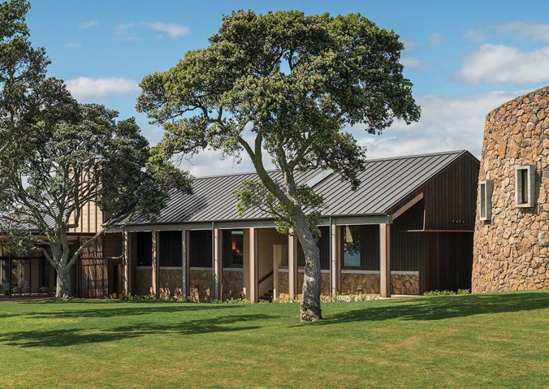 The Landing New Zealand LR2