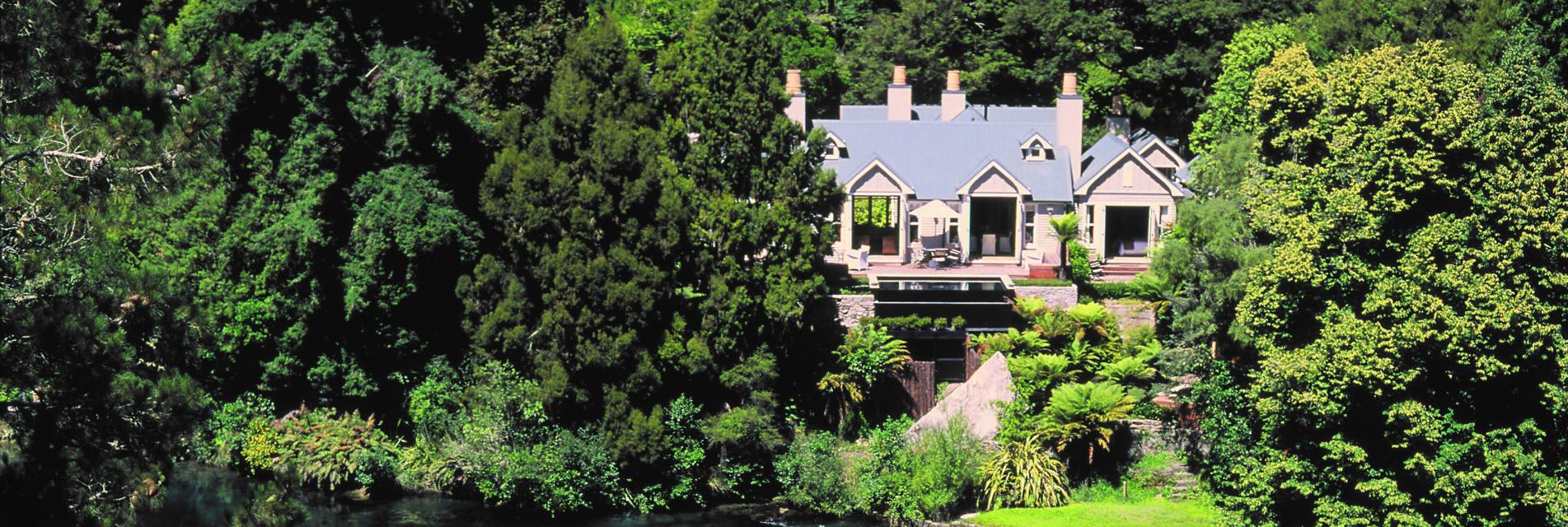 Owners Cottage Huka Lodge Luxury Lodges Of New Zealand